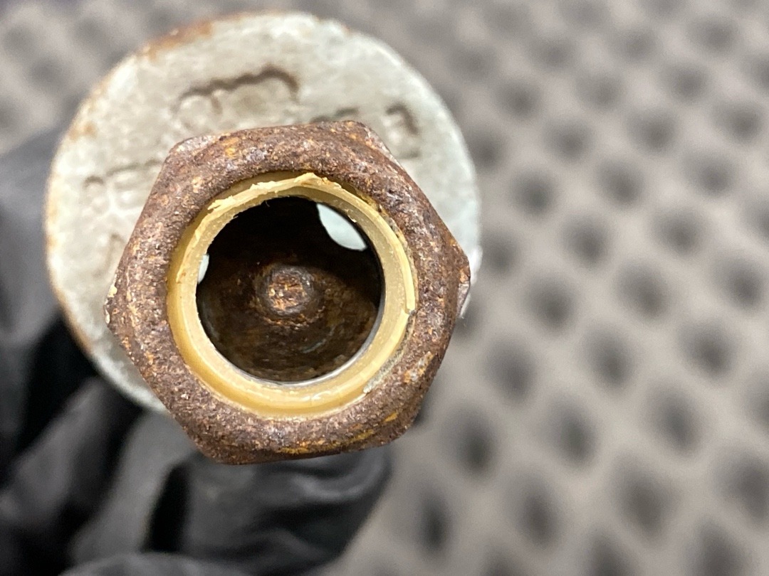 Болт развальный, 820 рублей, Красноярск