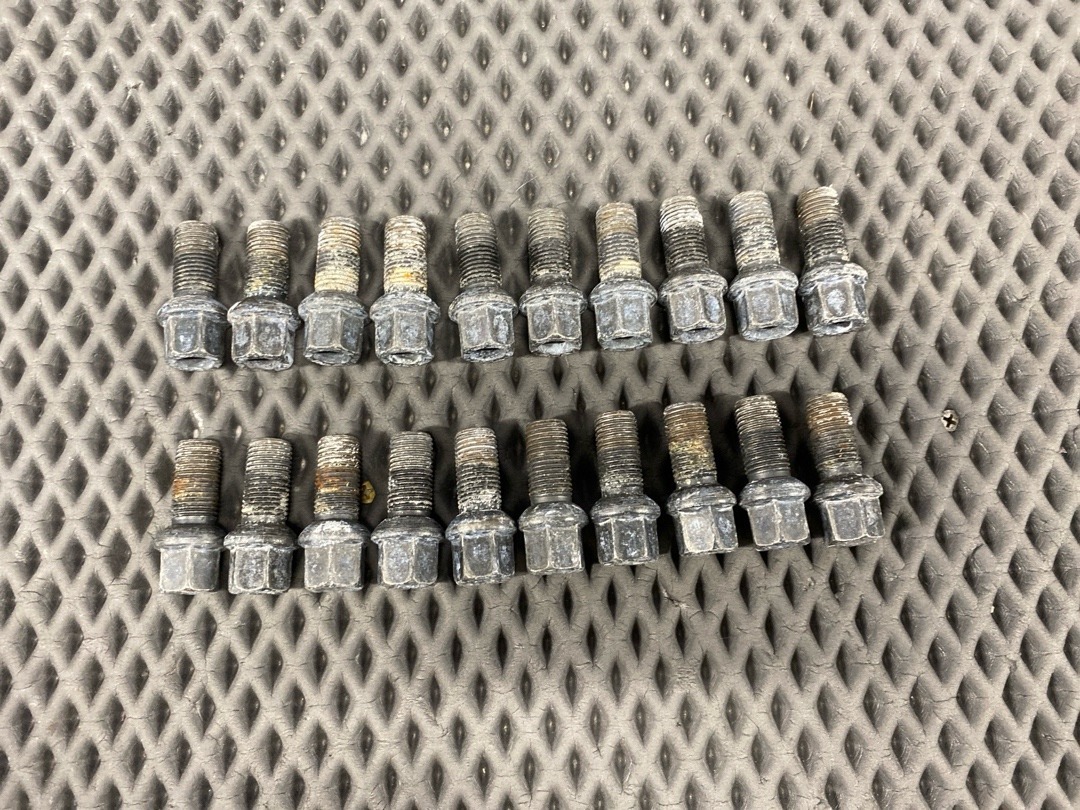 Комплект колесных болтов, 3340 рублей, Красноярск