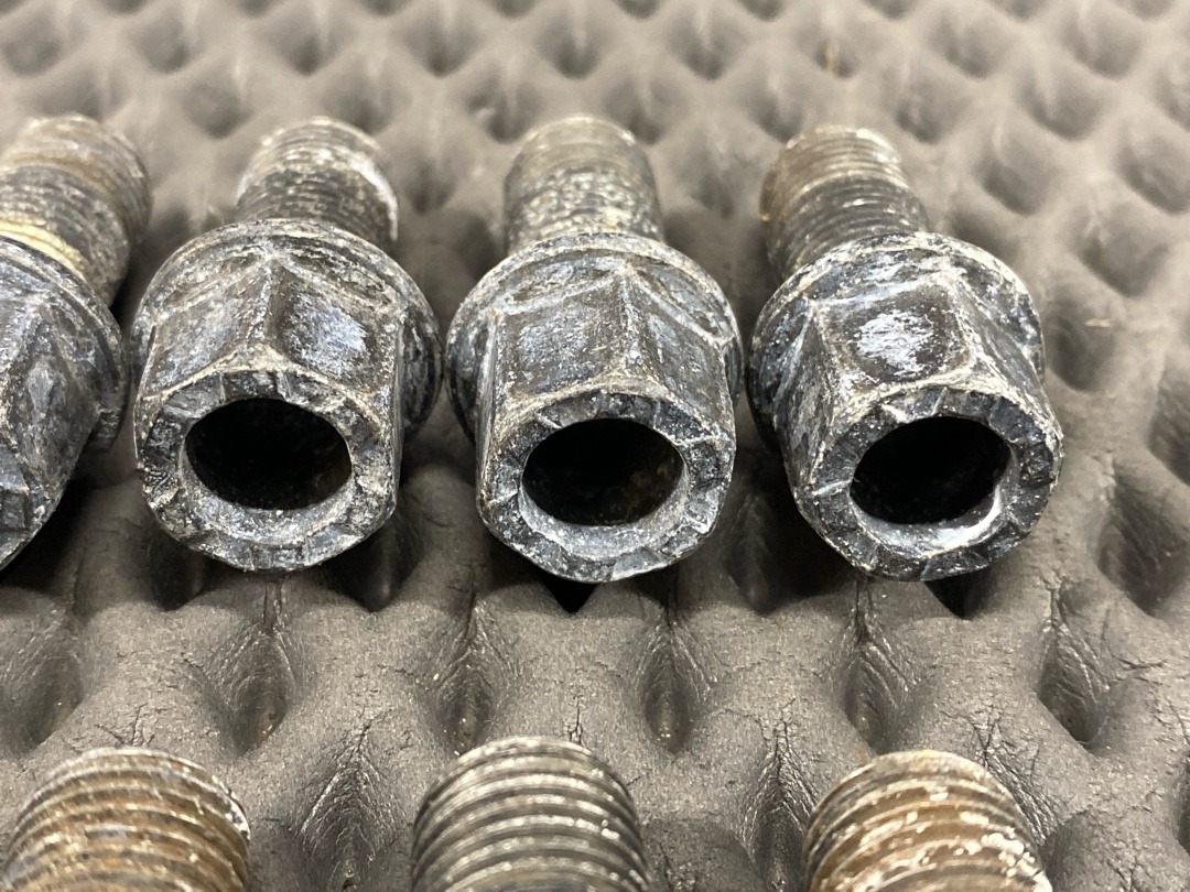 Комплект колесных болтов, 3340 рублей, Красноярск