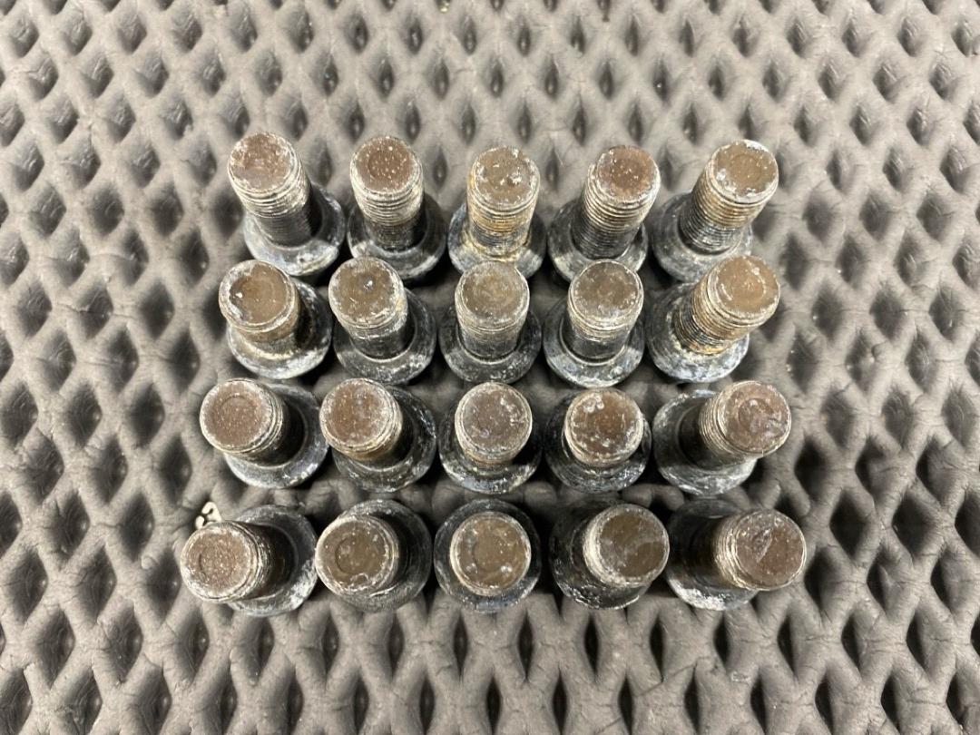 Комплект колесных болтов, 3340 рублей, Красноярск