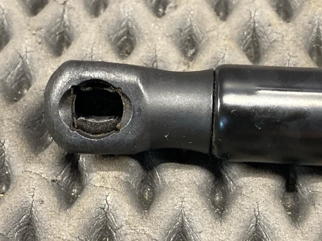 Амортизатор багажника, 740 рублей, Красноярск