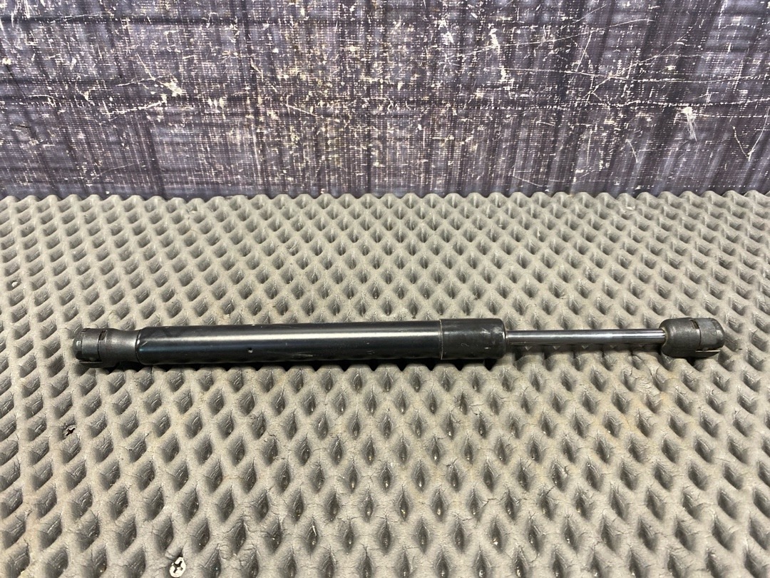 Амортизатор багажника, 740 рублей, Красноярск