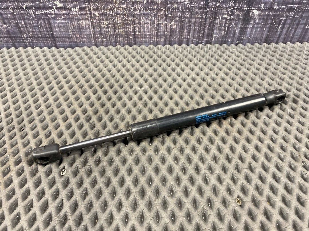 Амортизатор багажника, 740 рублей, Красноярск