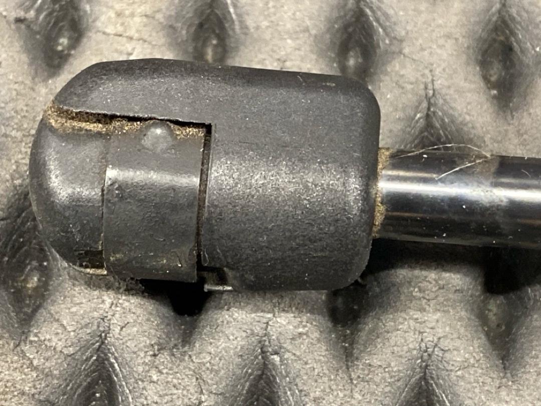 Амортизатор багажника, 740 рублей, Красноярск