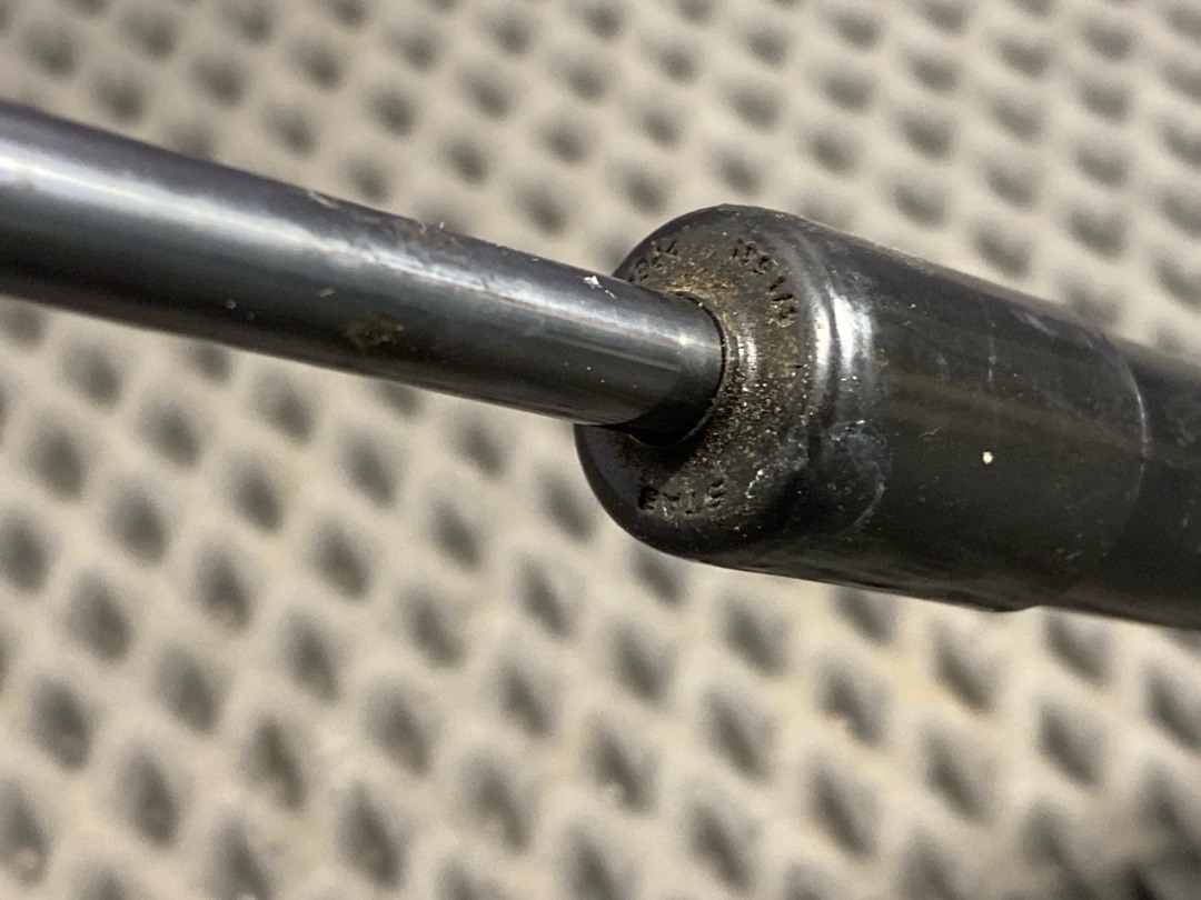 Амортизатор багажника, 740 рублей, Красноярск