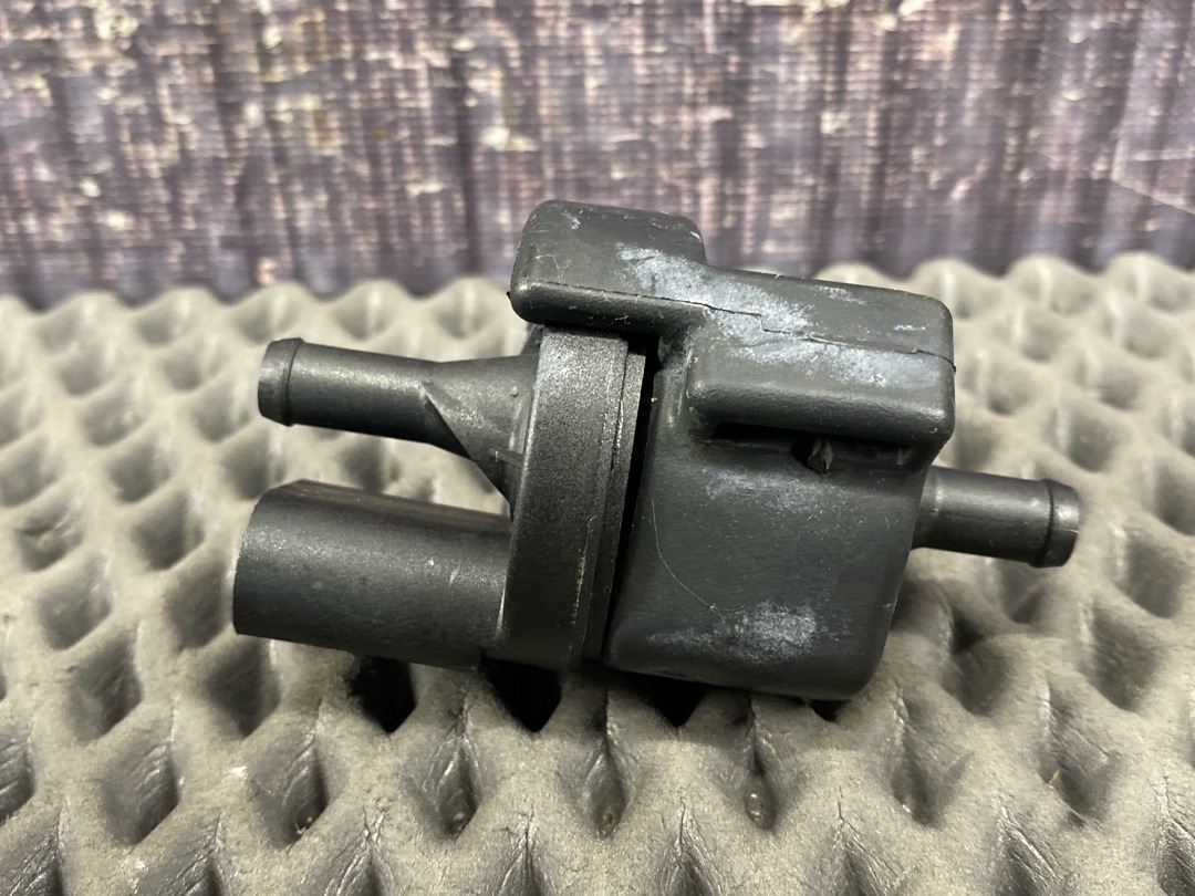 Клапан вентиляции топливного бака, 2230 рублей, Красноярск