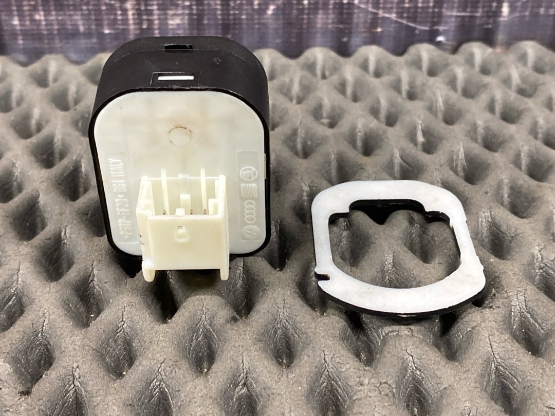 Кнопка регулировки зеркал, 1420 рублей, Красноярск