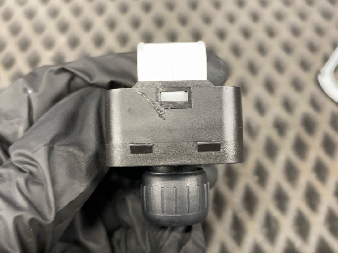 Кнопка регулировки зеркал, 1420 рублей, Красноярск