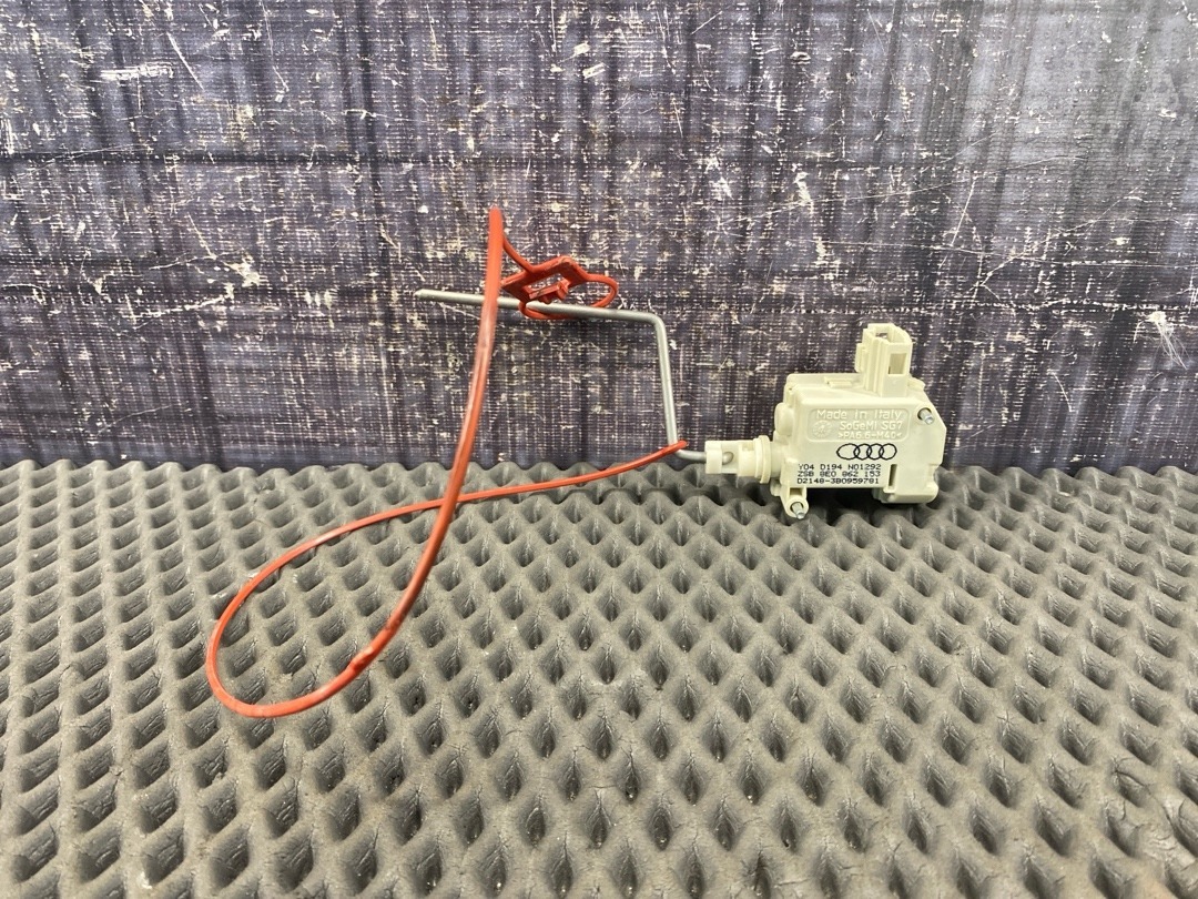 Замок лючка бензобака, 930 рублей, Красноярск