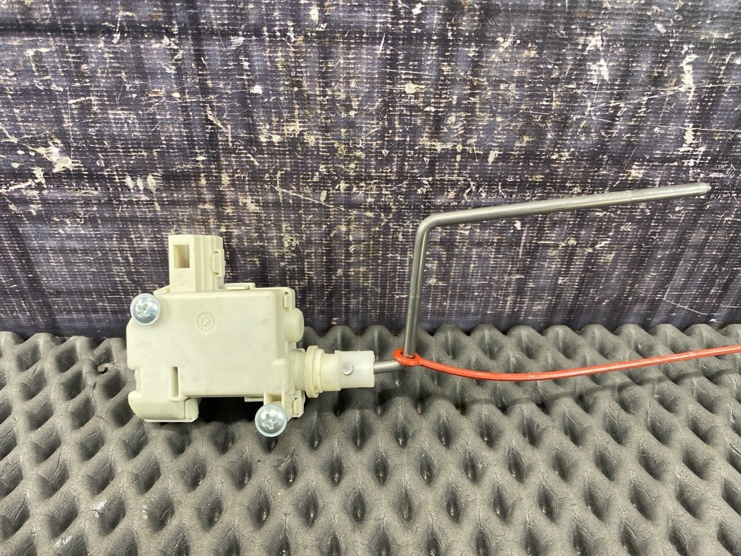 Замок лючка бензобака, 930 рублей, Красноярск