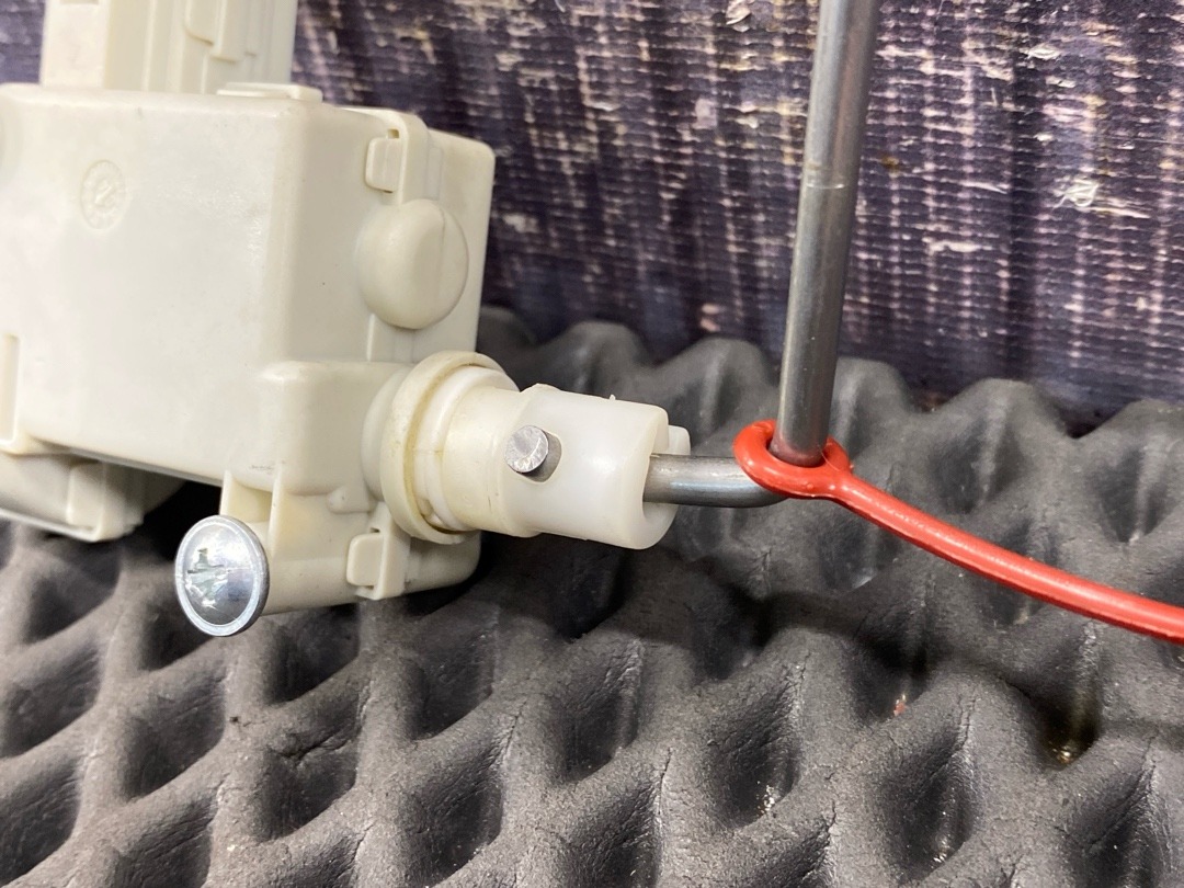 Замок лючка бензобака, 930 рублей, Красноярск