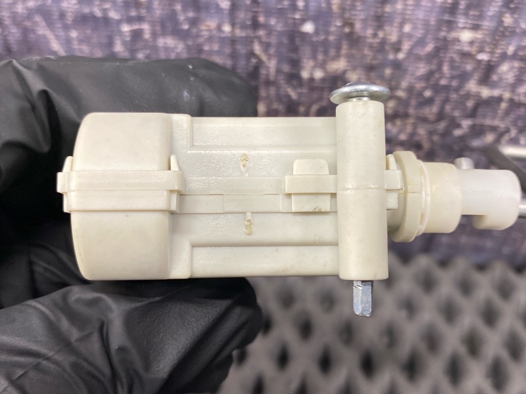 Замок лючка бензобака, 930 рублей, Красноярск