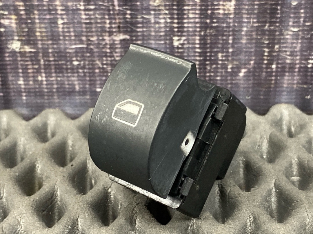 Кнопка стеклоподъемника, 360 рублей, Красноярск