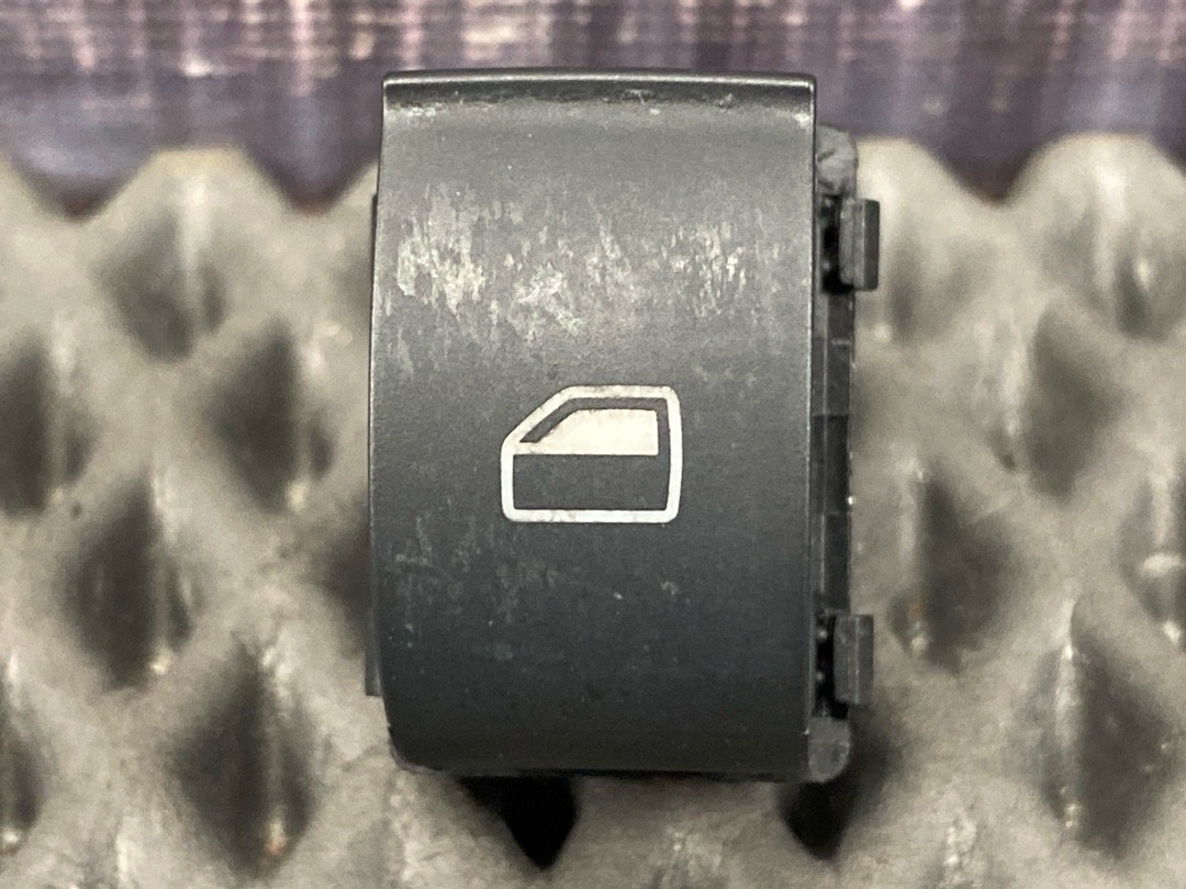 Кнопка стеклоподъемника, 360 рублей, Красноярск