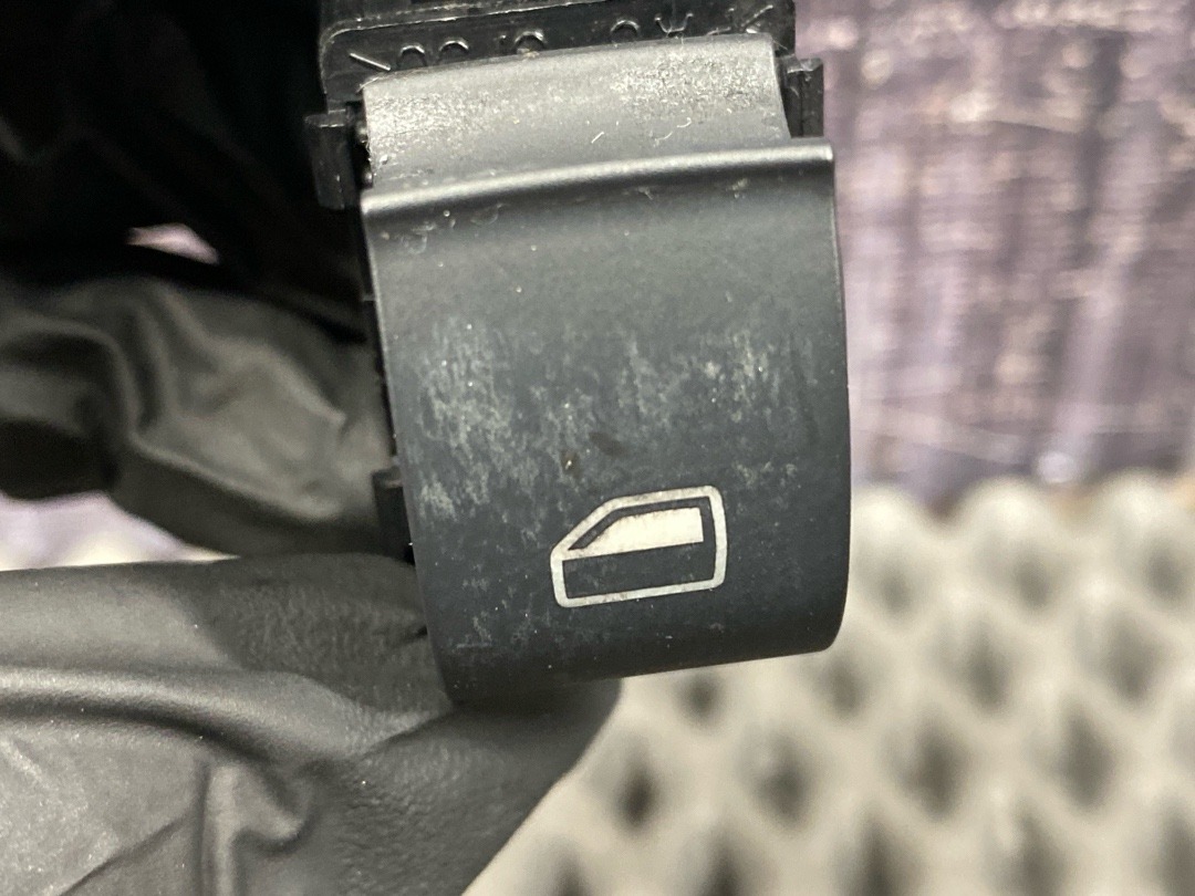 Кнопка стеклоподъемника, 360 рублей, Красноярск