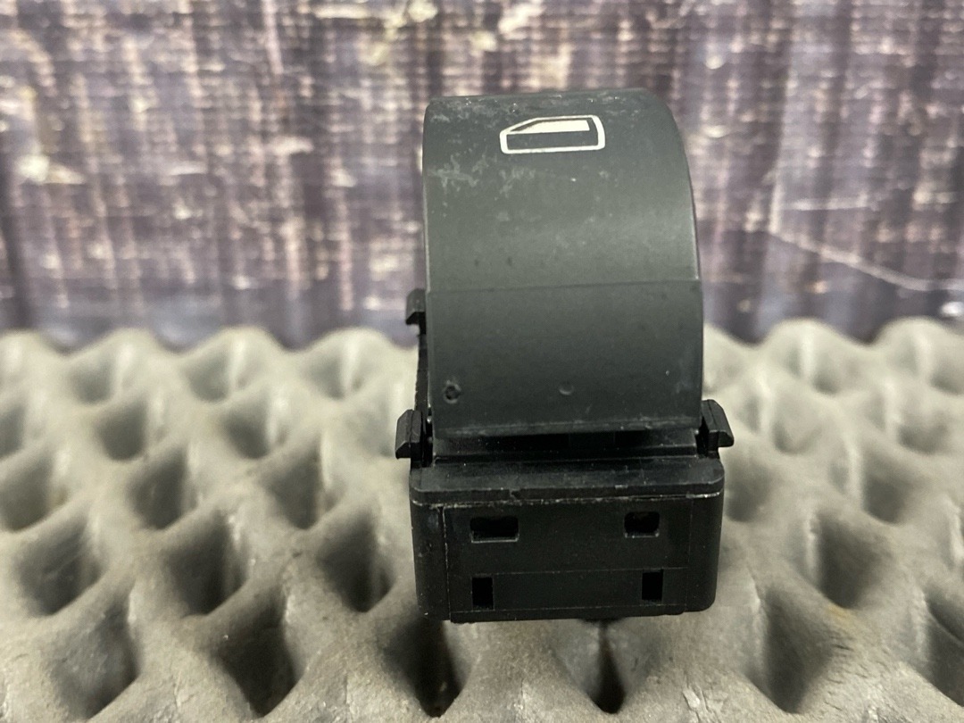 Кнопка стеклоподъемника, 360 рублей, Красноярск