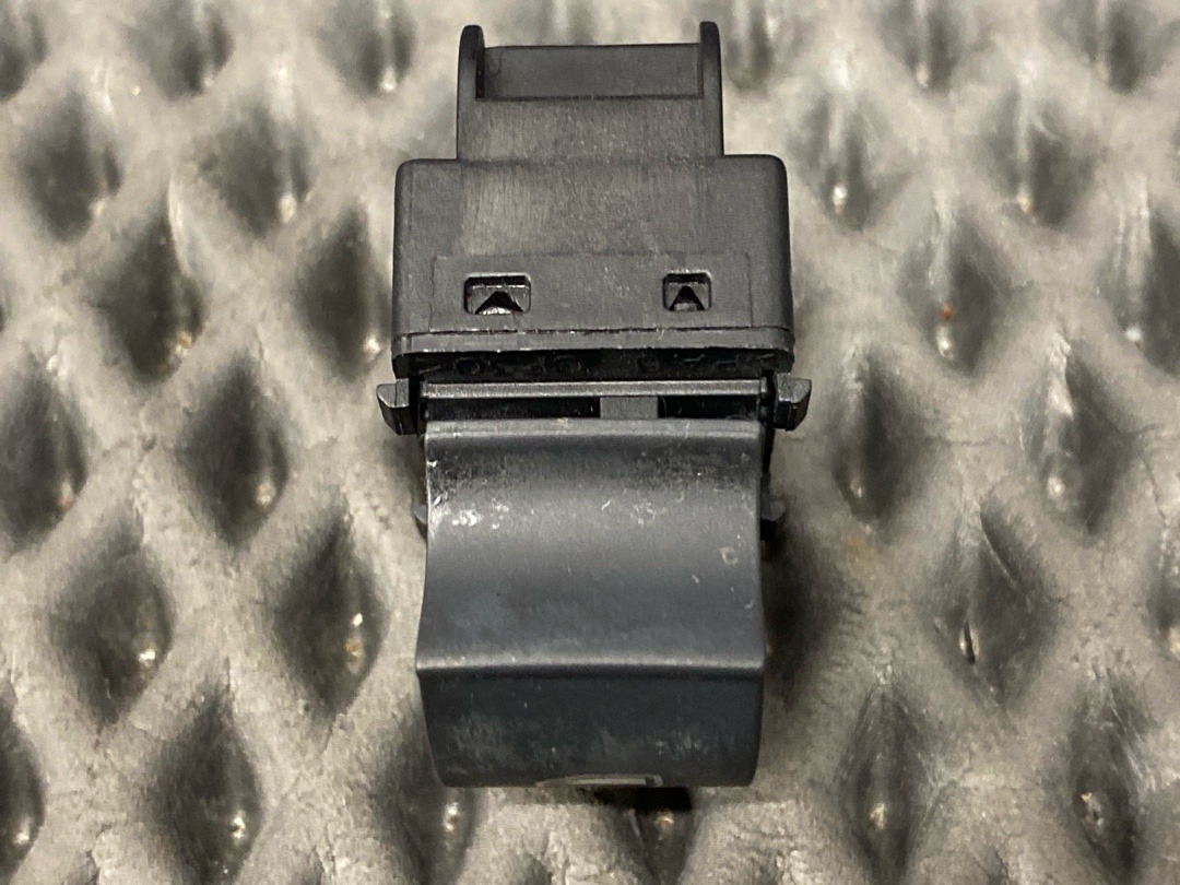 Кнопка стеклоподъемника, 360 рублей, Красноярск