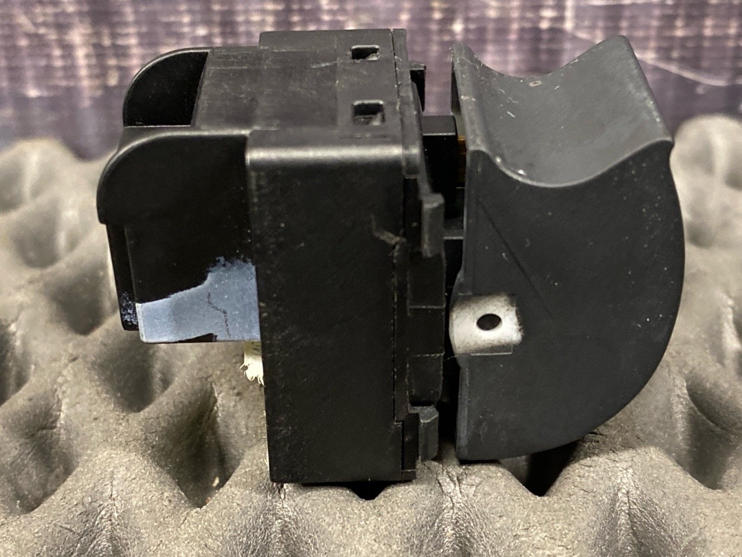 Кнопка стеклоподъемника, 360 рублей, Красноярск