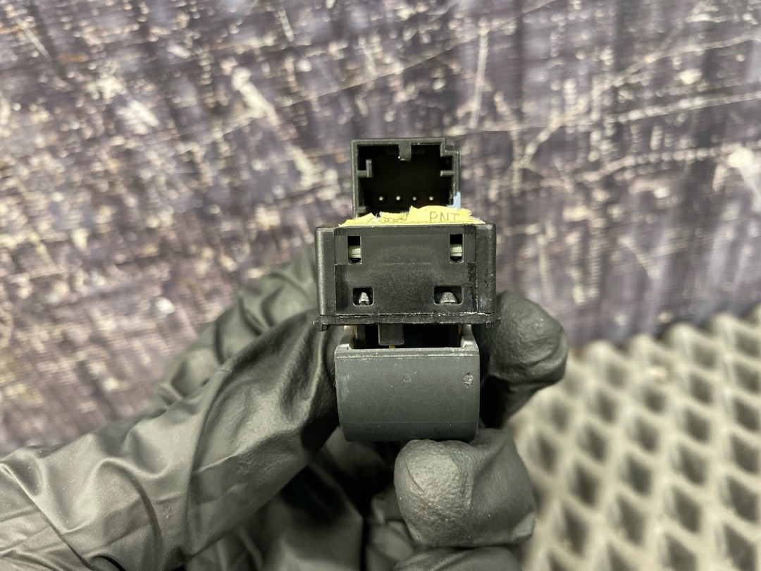 Кнопка стеклоподъемника, 360 рублей, Красноярск