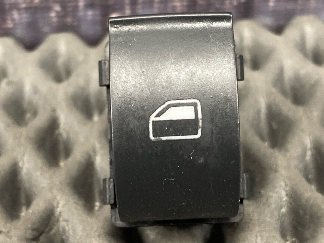 Кнопка стеклоподъемника, 360 рублей, Красноярск