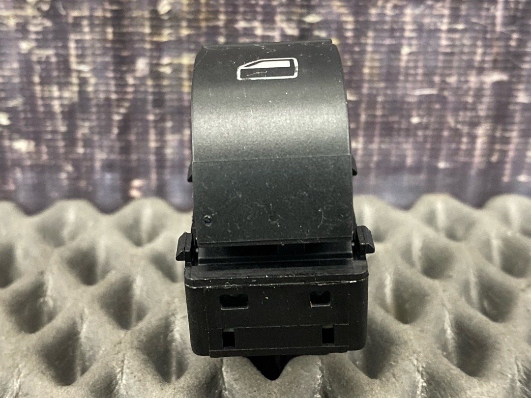 Кнопка стеклоподъемника, 360 рублей, Красноярск