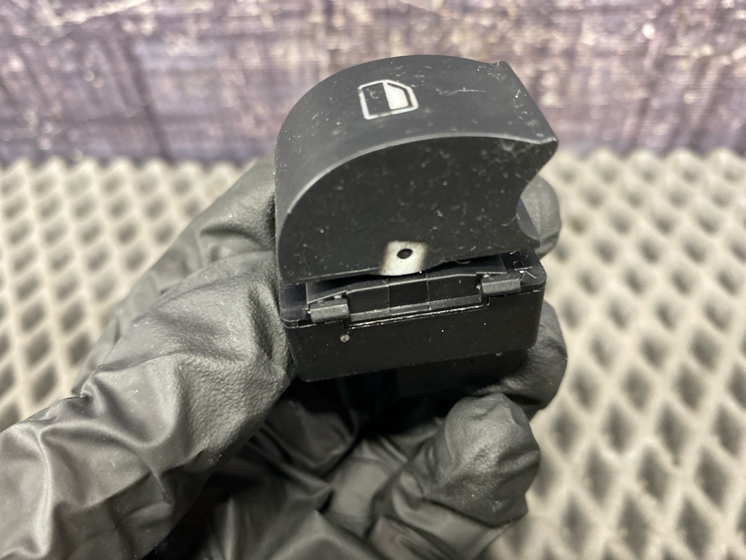 Кнопка стеклоподъемника, 360 рублей, Красноярск