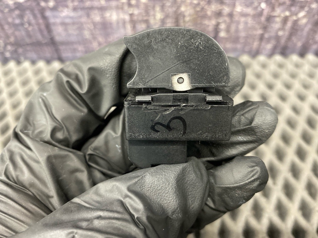 Кнопка стеклоподъемника, 360 рублей, Красноярск