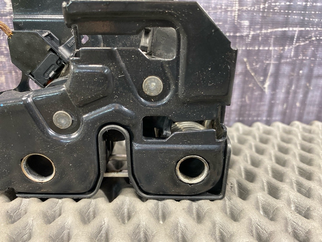 Замок капота, 1920 рублей, Красноярск