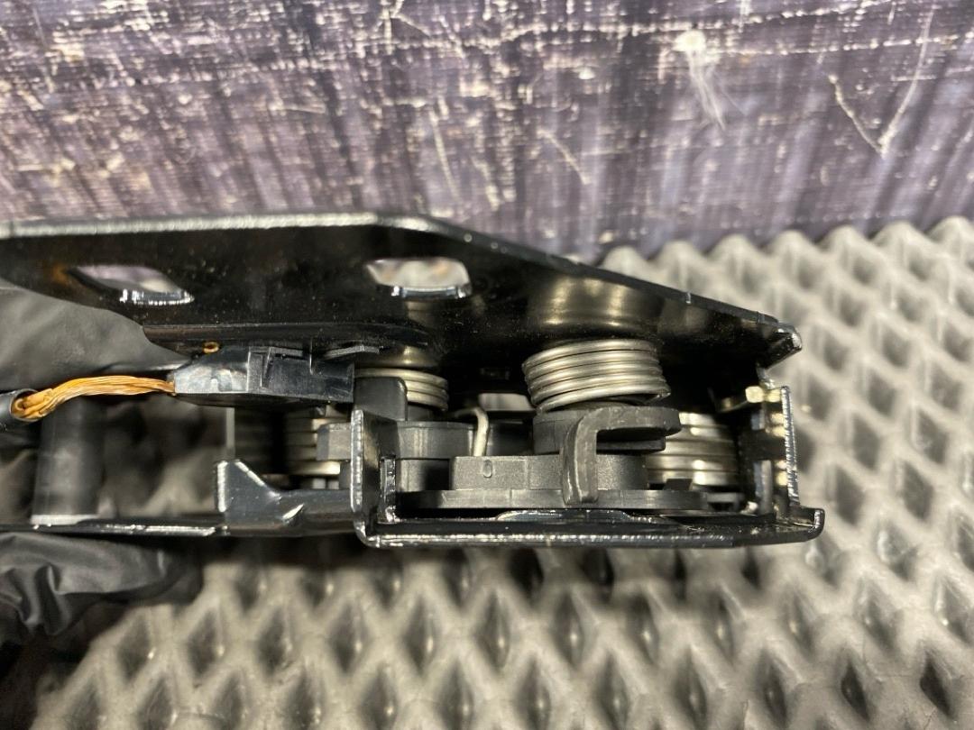 Замок капота, 1920 рублей, Красноярск