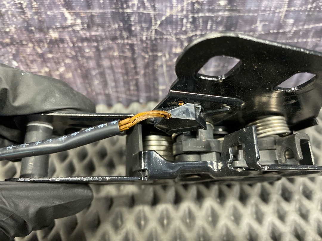 Замок капота, 1920 рублей, Красноярск