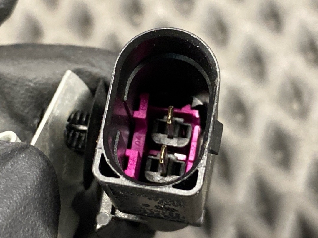 Замок капота, 1920 рублей, Красноярск