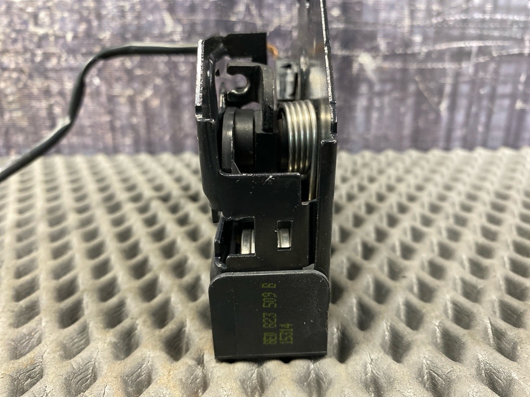 Замок капота, 1920 рублей, Красноярск