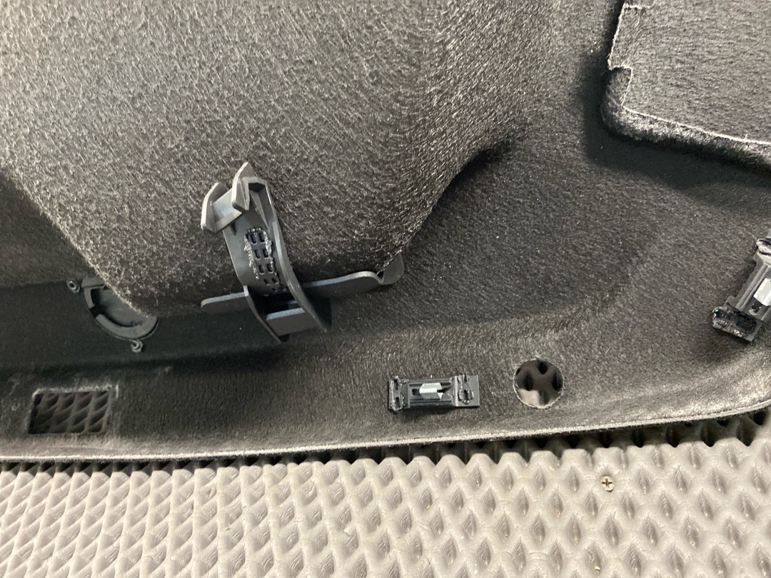 Обшивка крышки багажника, 1940 рублей, Красноярск