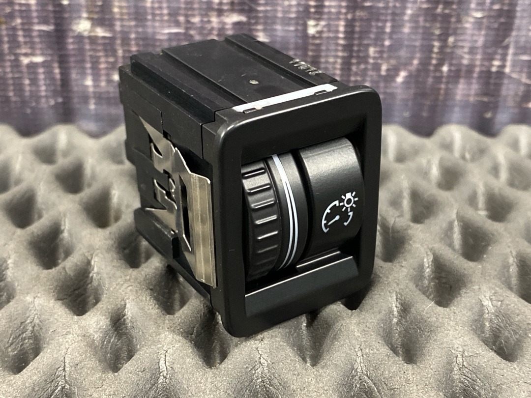 Кнопка яркости подсветки, 520 рублей, Красноярск