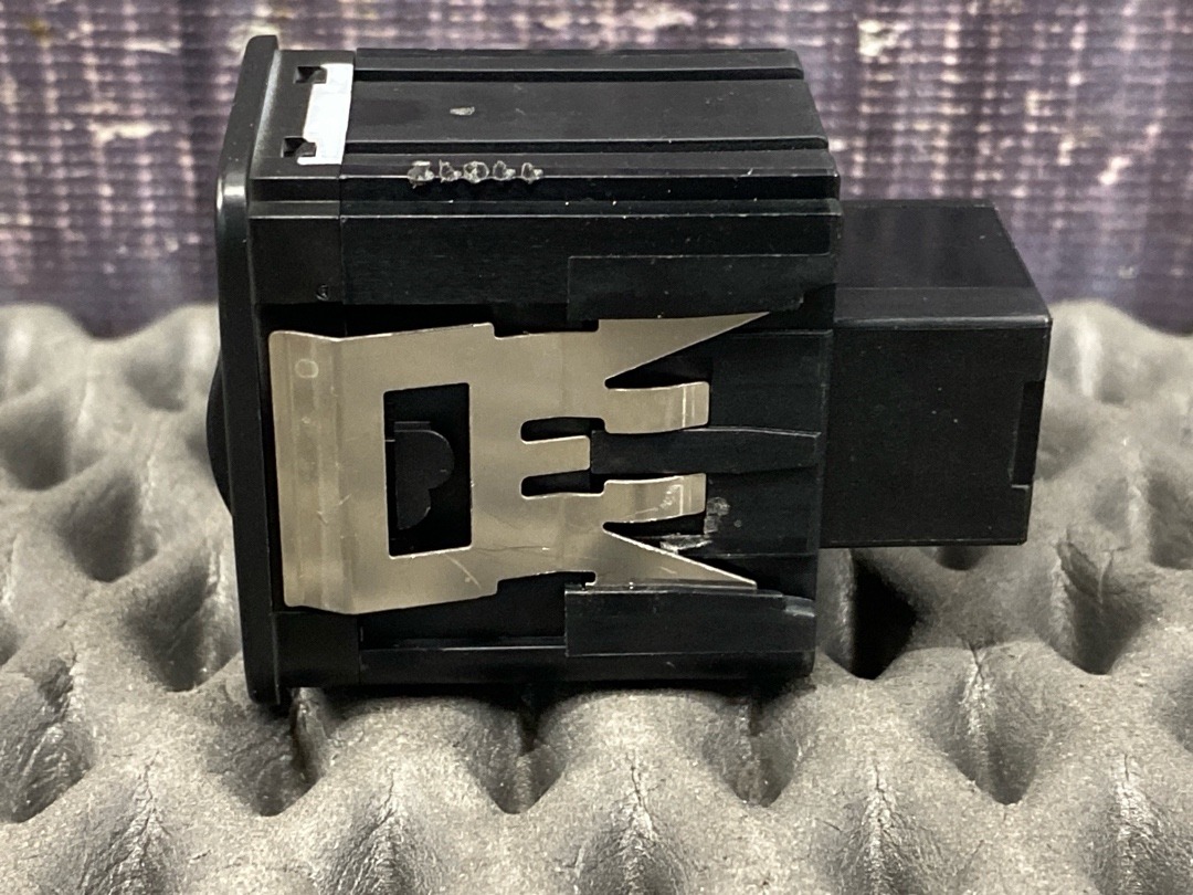 Кнопка яркости подсветки, 520 рублей, Красноярск