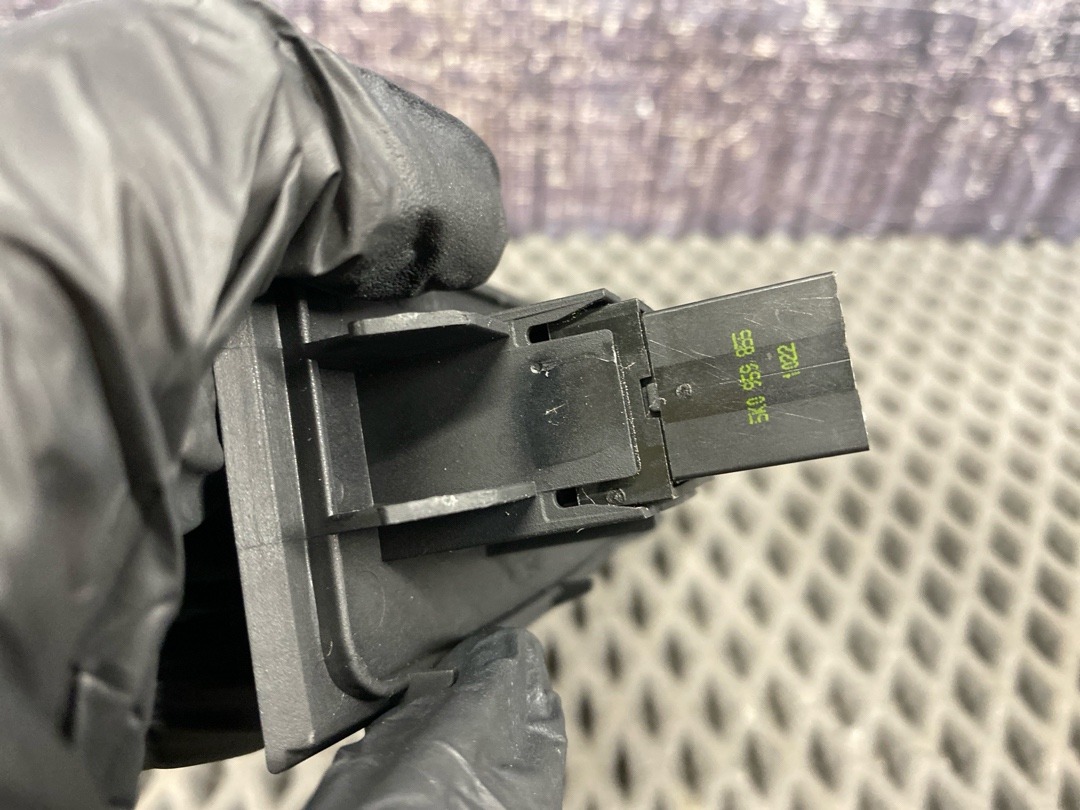 Кнопка стеклоподъемника, 890 рублей, Красноярск