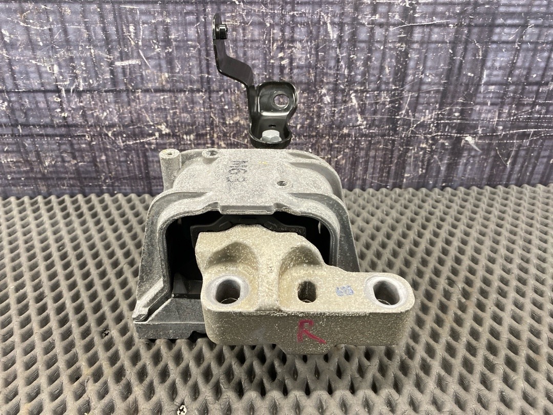 Подушка двигателя, 3730 рублей, Красноярск