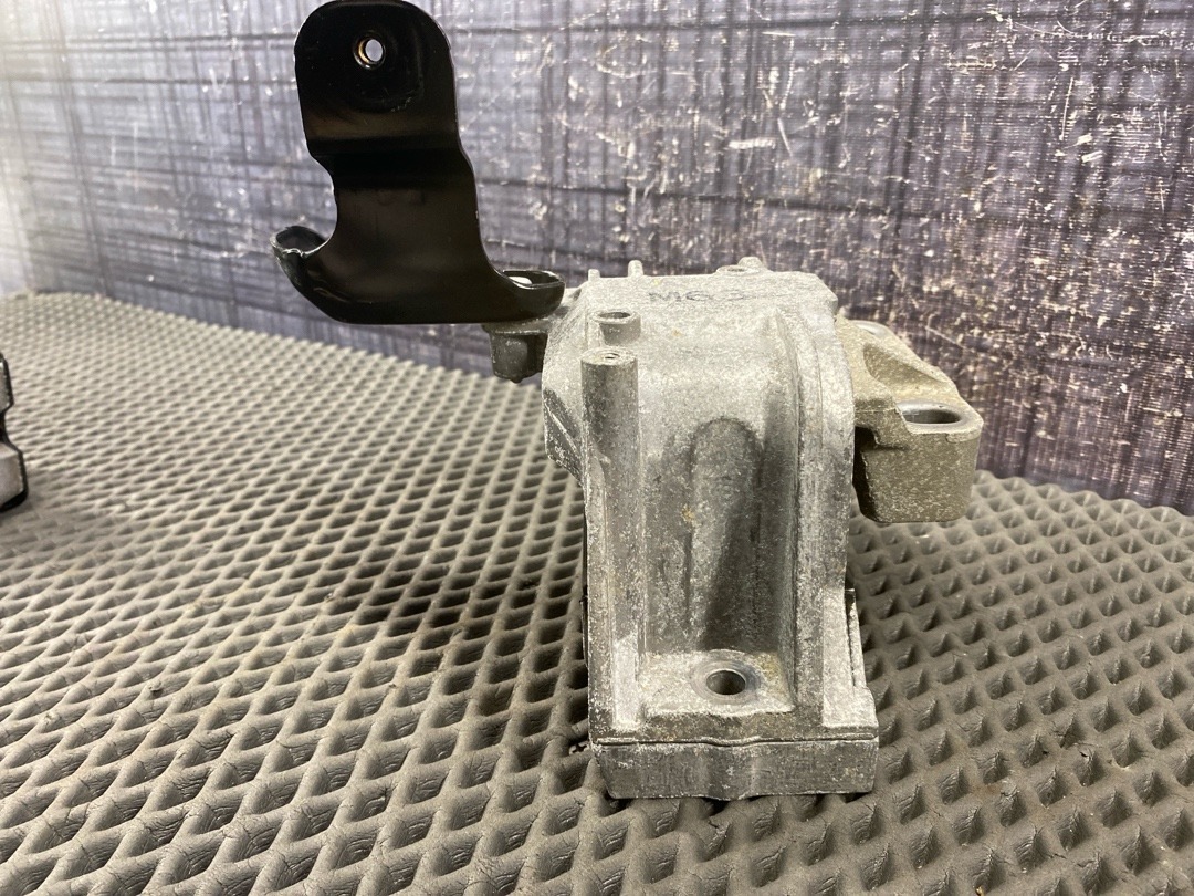 Подушка двигателя, 3730 рублей, Красноярск