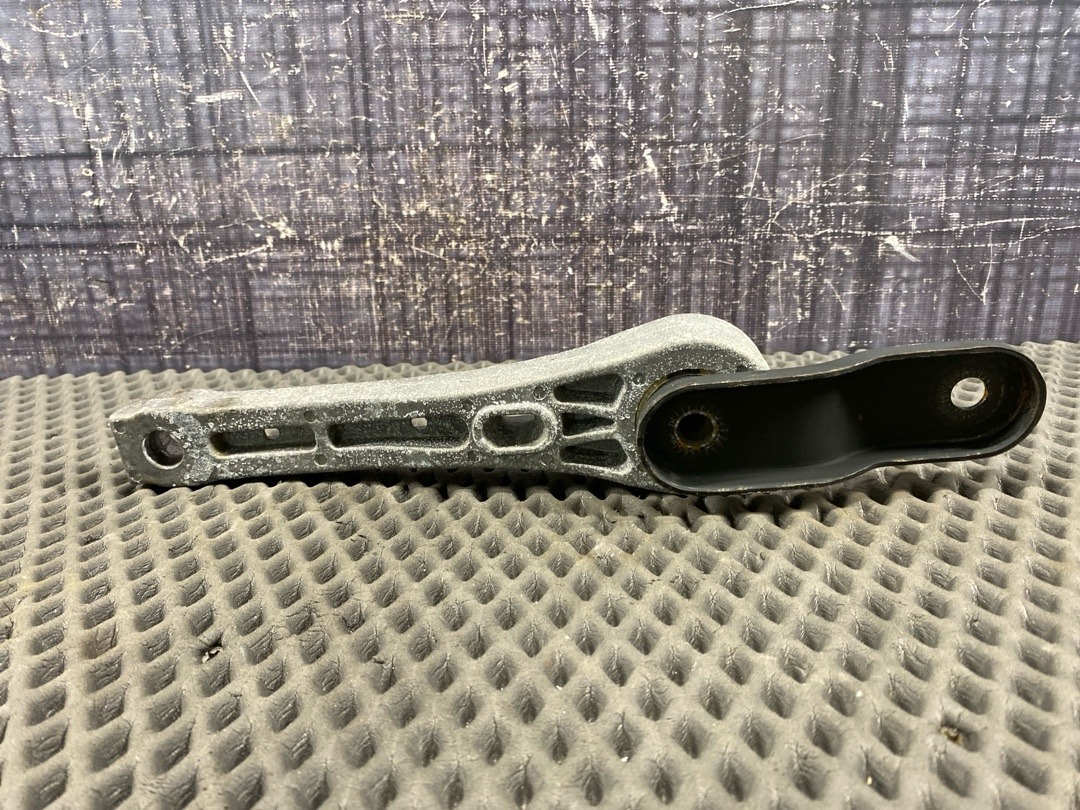 Опора двигателя, 970 рублей, Красноярск