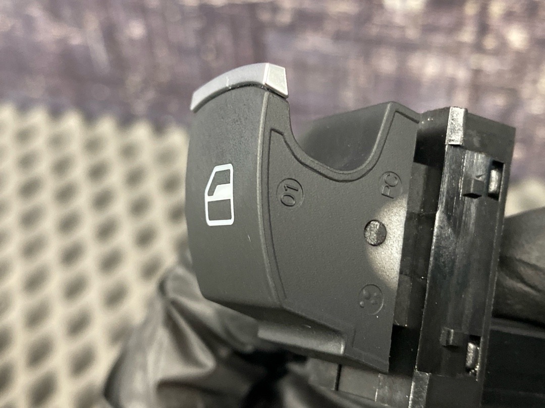 Кнопка стеклоподъемника, 530 рублей, Красноярск