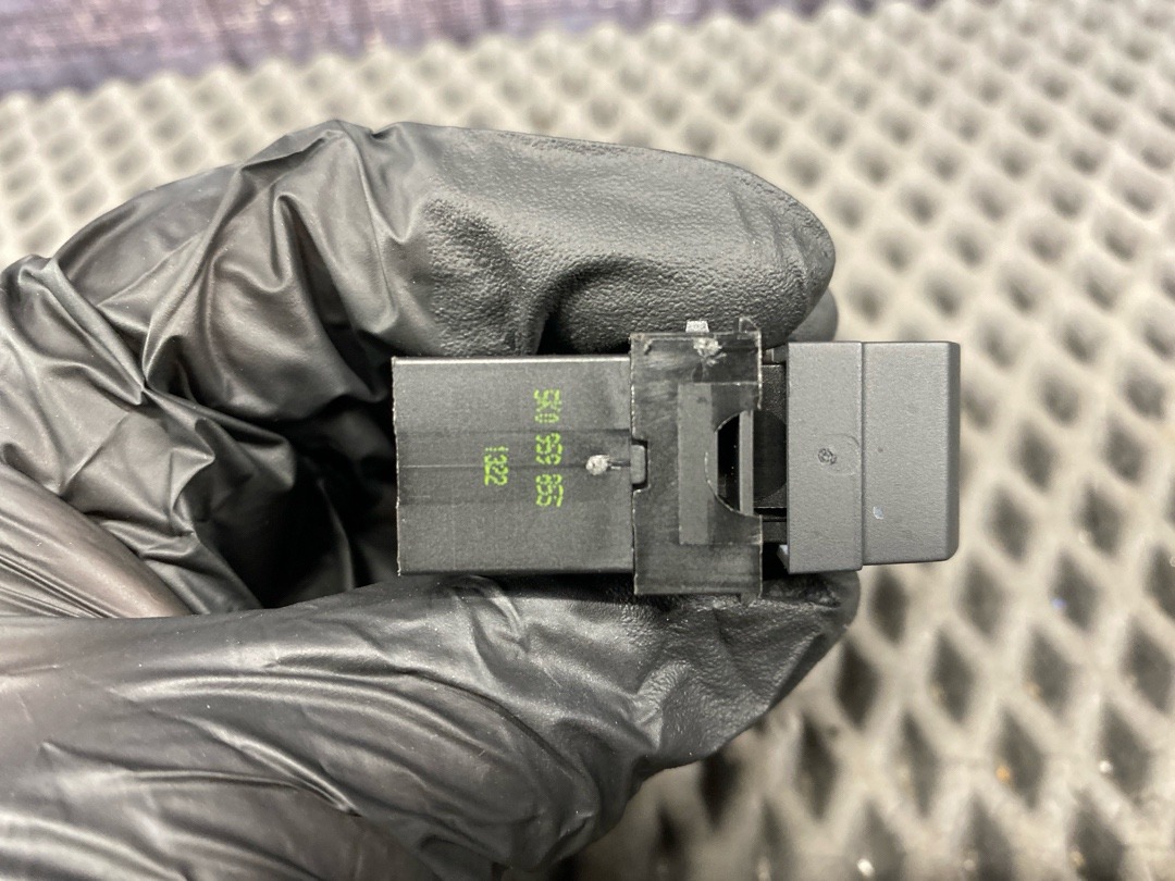 Кнопка стеклоподъемника, 530 рублей, Красноярск