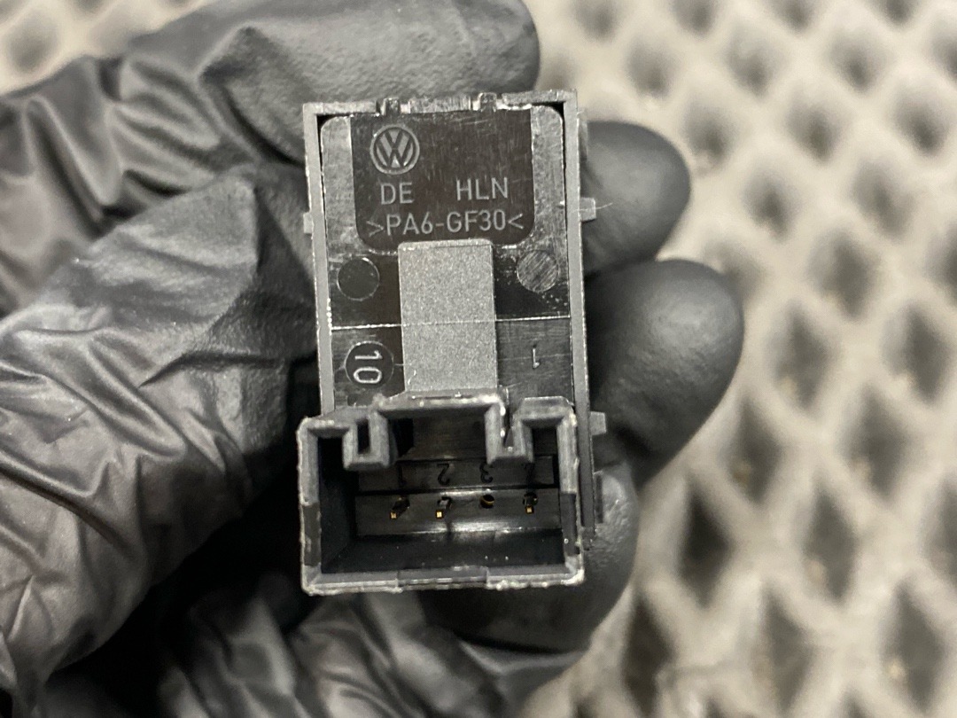 Кнопка стеклоподъемника, 530 рублей, Красноярск