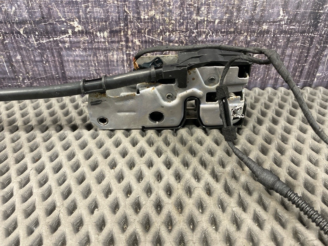 Замок капота, 1920 рублей, Красноярск