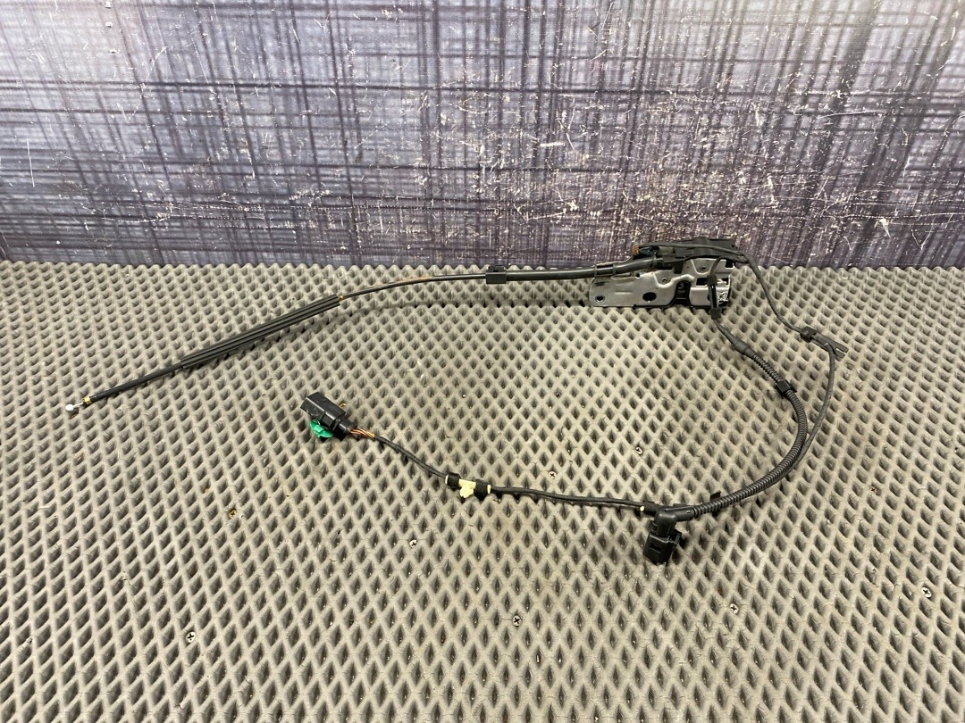 Замок капота, 1920 рублей, Красноярск