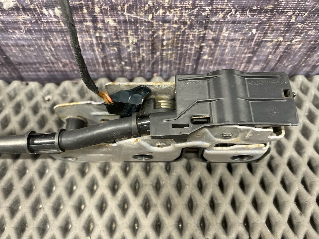 Замок капота, 1920 рублей, Красноярск