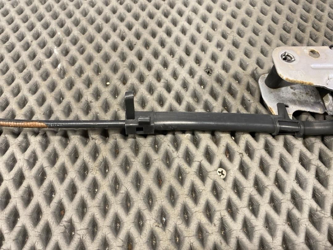 Замок капота, 1920 рублей, Красноярск