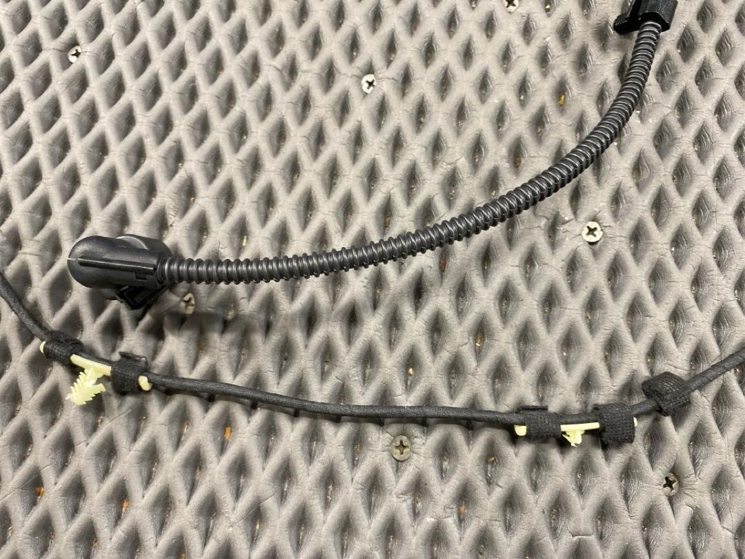 Замок капота, 1920 рублей, Красноярск