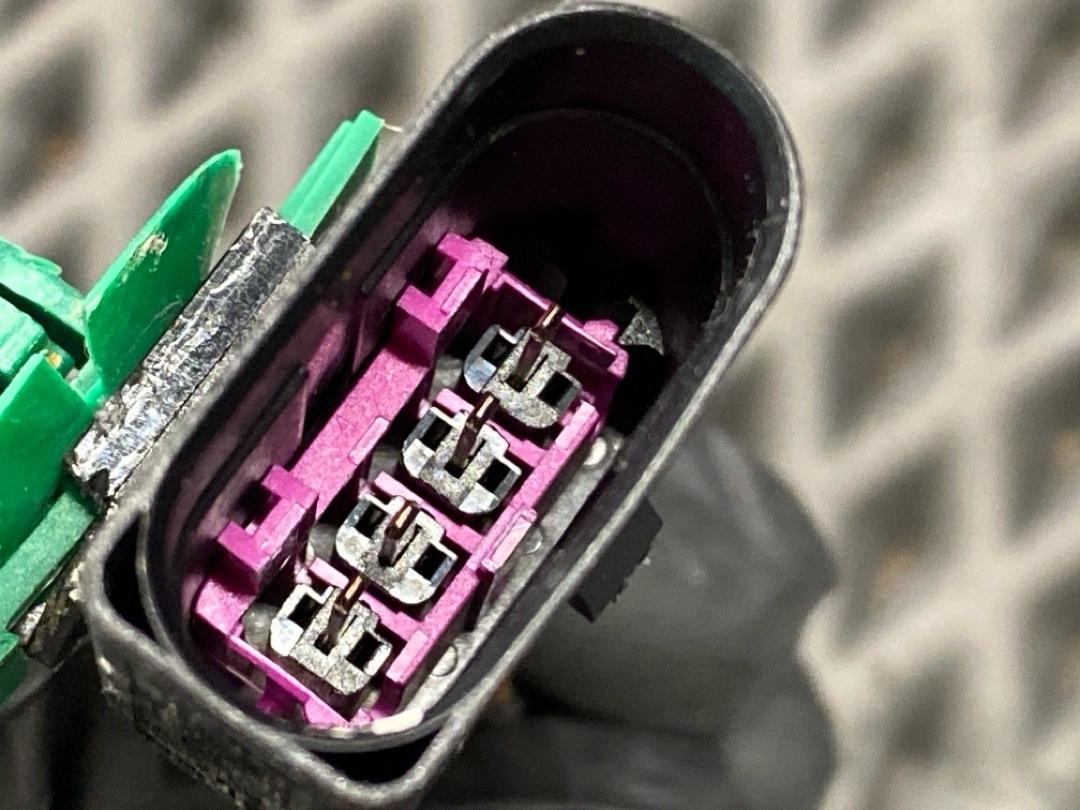 Замок капота, 1920 рублей, Красноярск