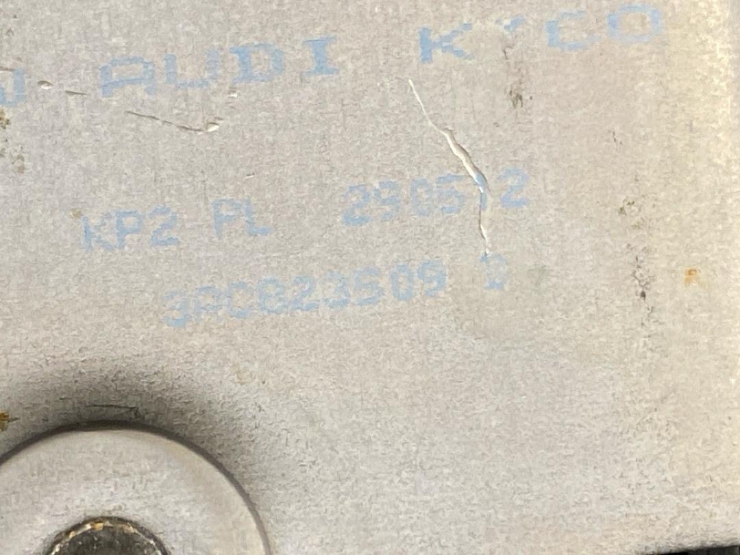 Замок капота, 1920 рублей, Красноярск