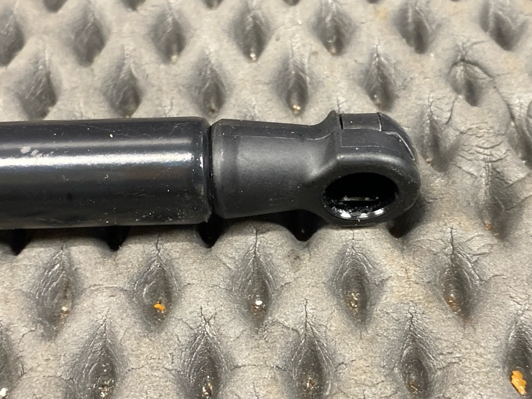 Амортизатор багажника, 1010 рублей, Красноярск